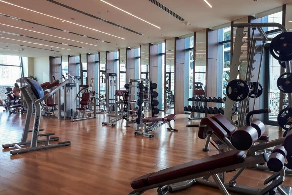 Full Burj Khalifa View: Atlas Homestays - 03 Bedroom At Burj Vista 5503 Apartment Dubai
