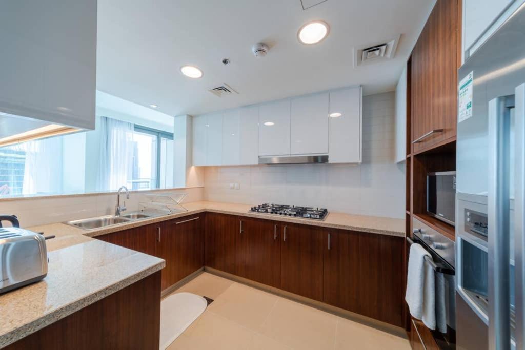 Full Burj Khalifa View: Atlas Homestays - 03 Bedroom At Burj Vista 5503 Apartment *