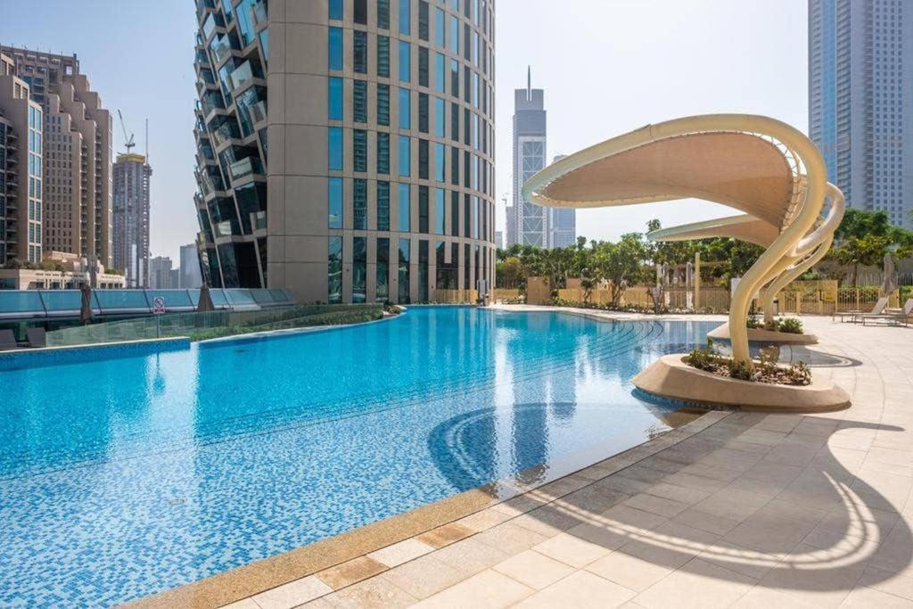 Full Burj Khalifa View: Atlas Homestays - 03 Bedroom At Burj Vista 5503 *